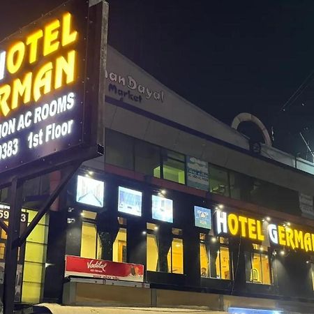 Hotel New German Ahmedabad Bagian luar foto