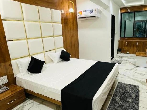 Hotel New German Ahmedabad Ruang foto