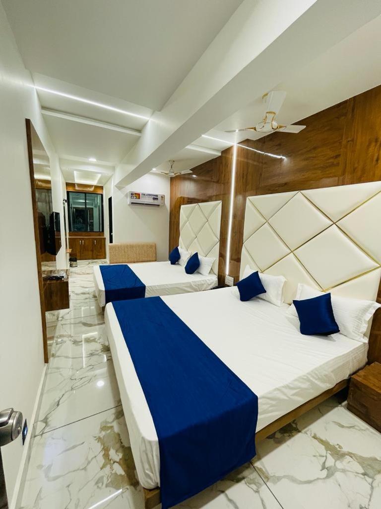 Hotel New German Ahmedabad Bagian luar foto